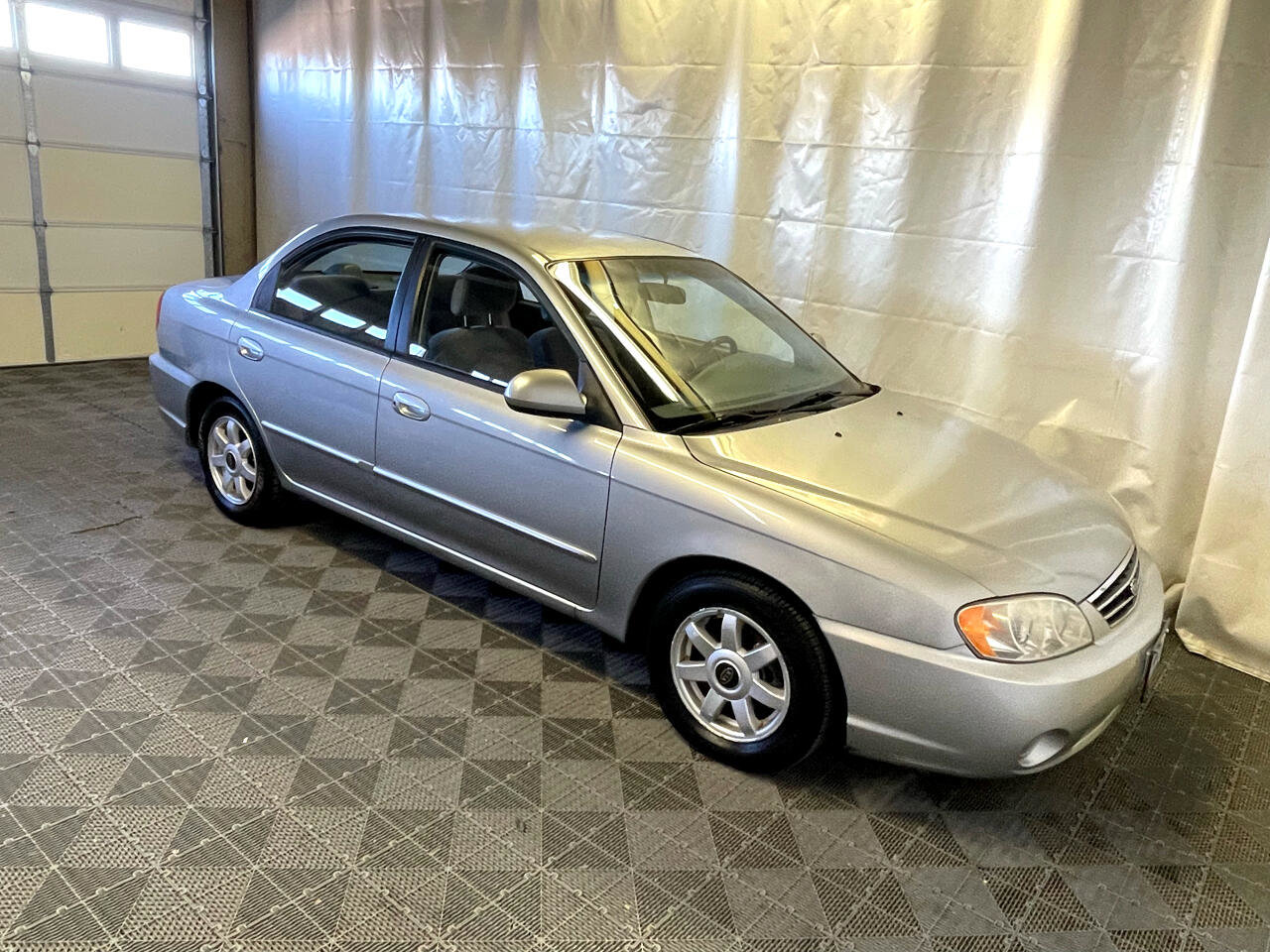 Used 2004 Kia Spectra Sedan image 10