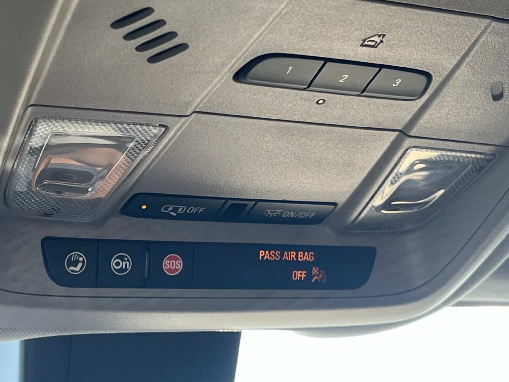 Used 2021 Chevrolet Equinox LT FWD image 42