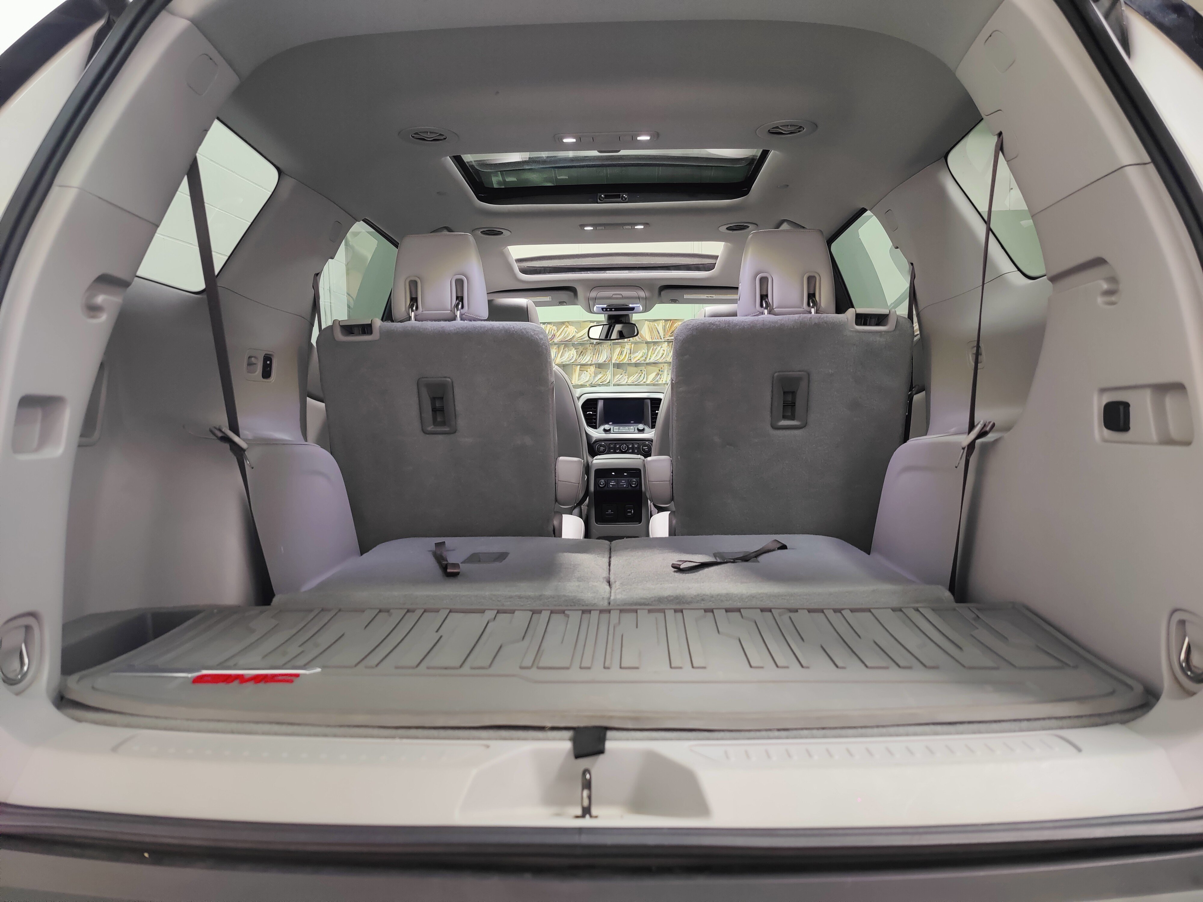 Used 2019 GMC Acadia SLT AWD/4WD image 13