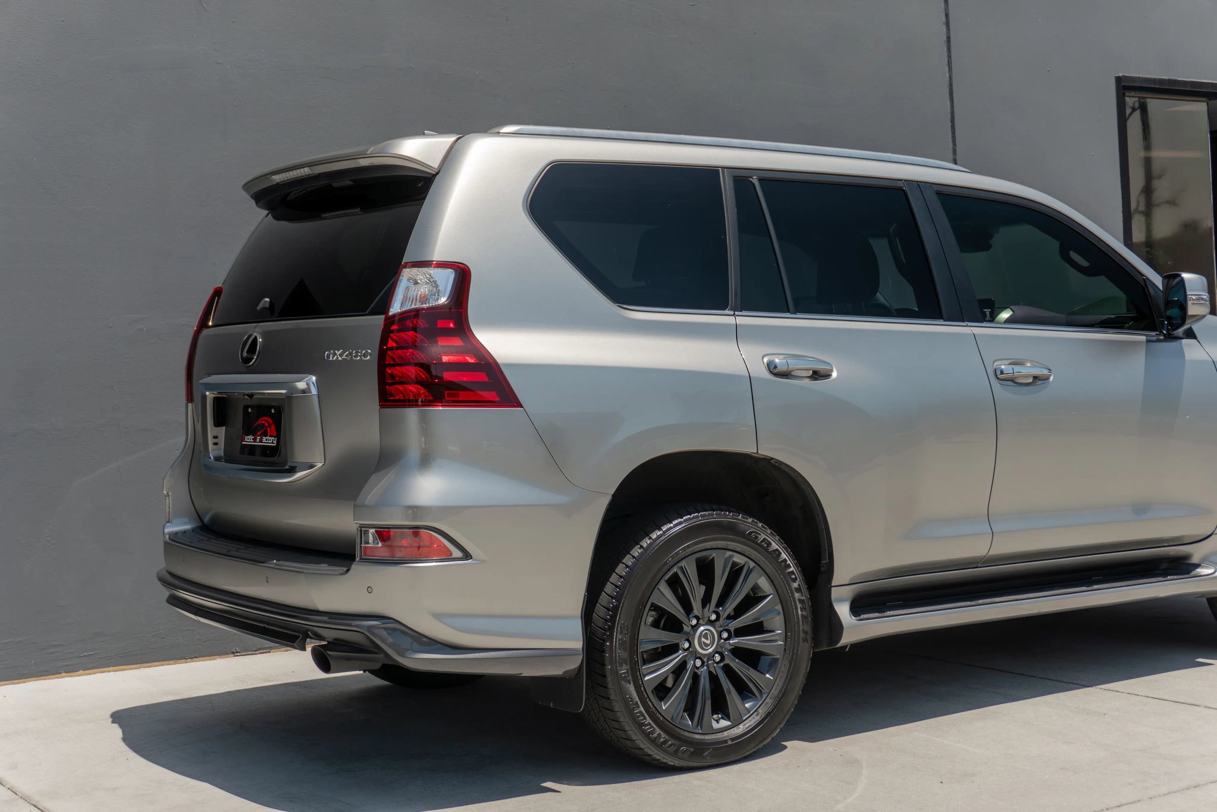 Used 2022 Lexus GX 460 Premium w/ Accessory Package AWD/4WD image 17