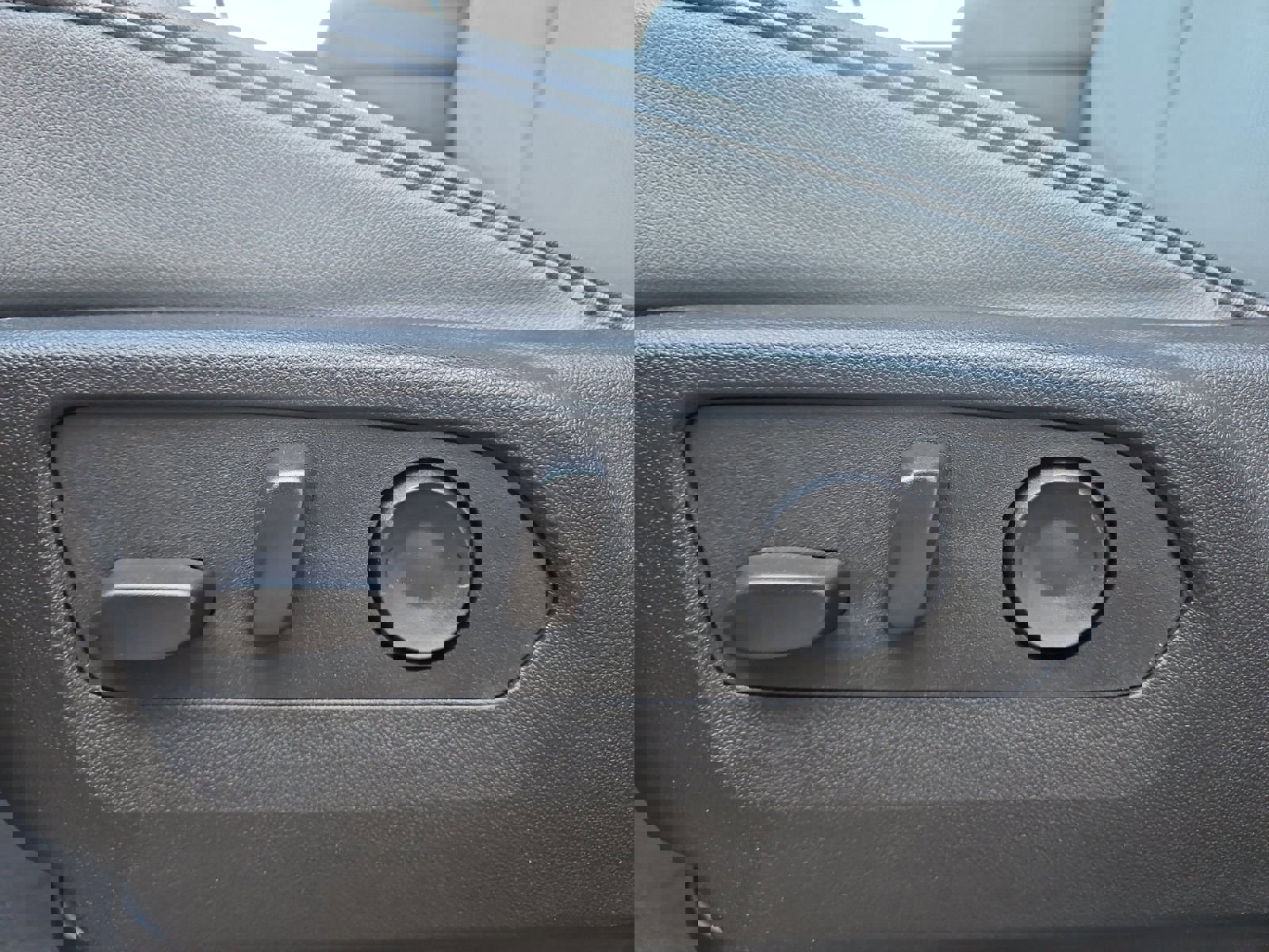 Used 2025 GMC Yukon Elevation image 8