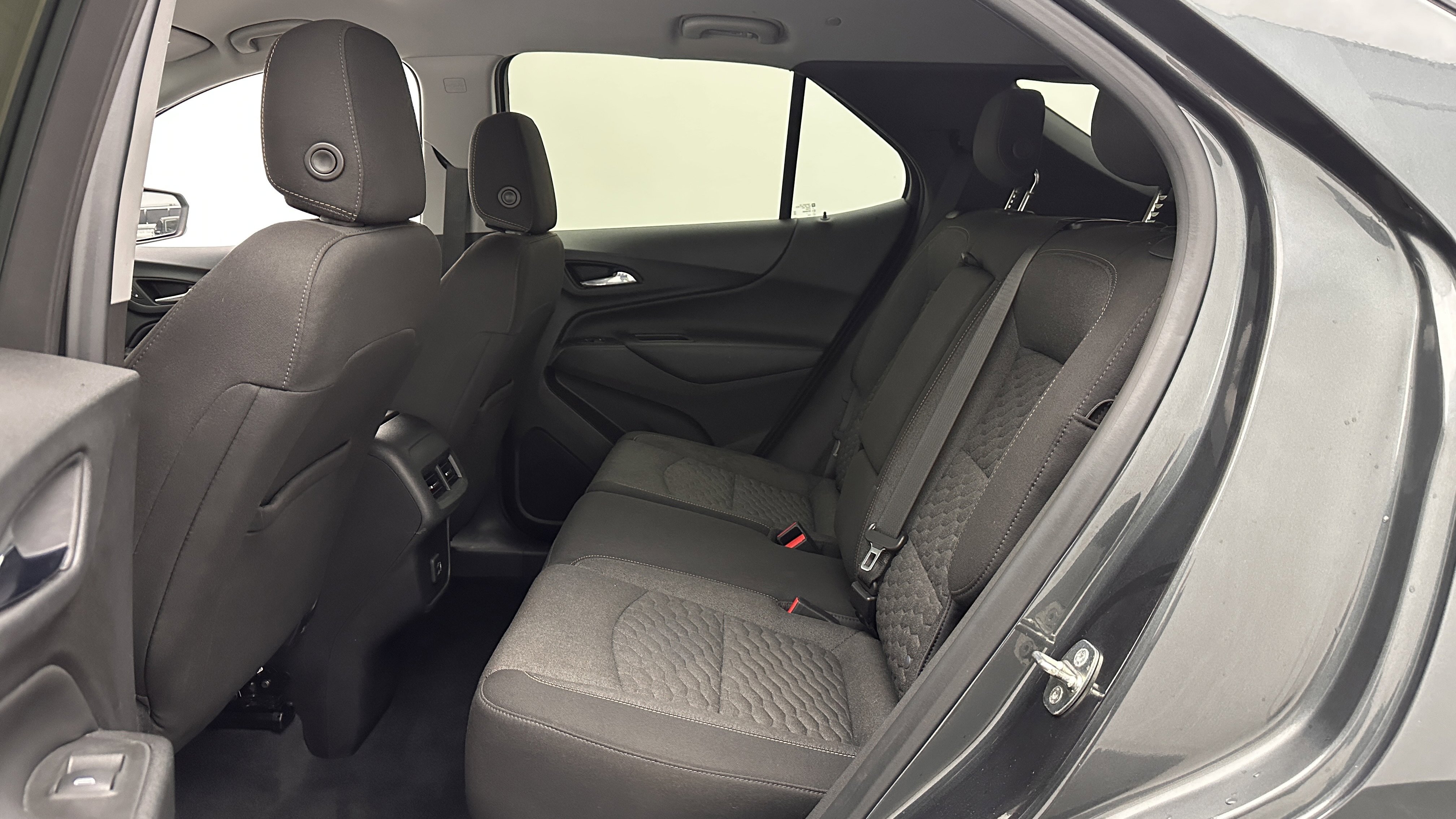 Used 2020 Chevrolet Equinox LT image 25