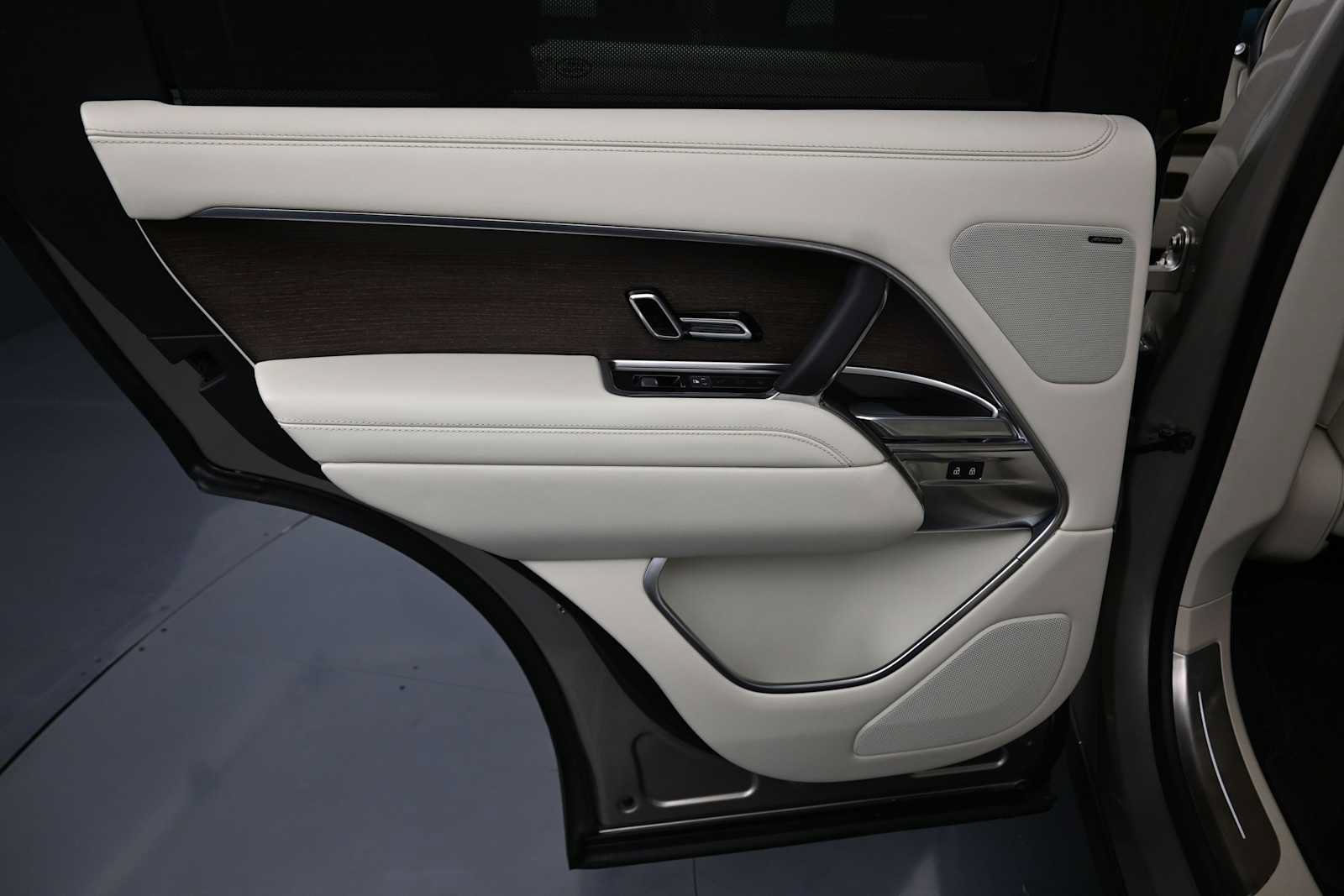 Used 2023 Land Rover Range Rover SE AWD/4WD image 19