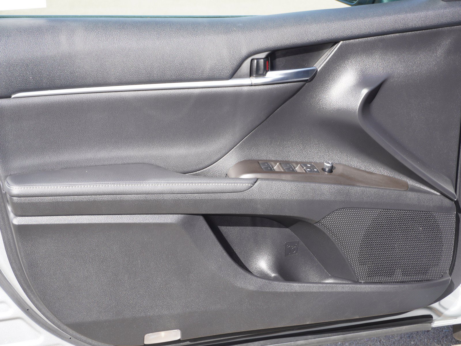 Used 2023 Toyota Camry XSE FWD image 18