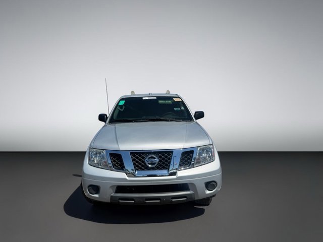 Used 2018 Nissan Frontier SV image 2