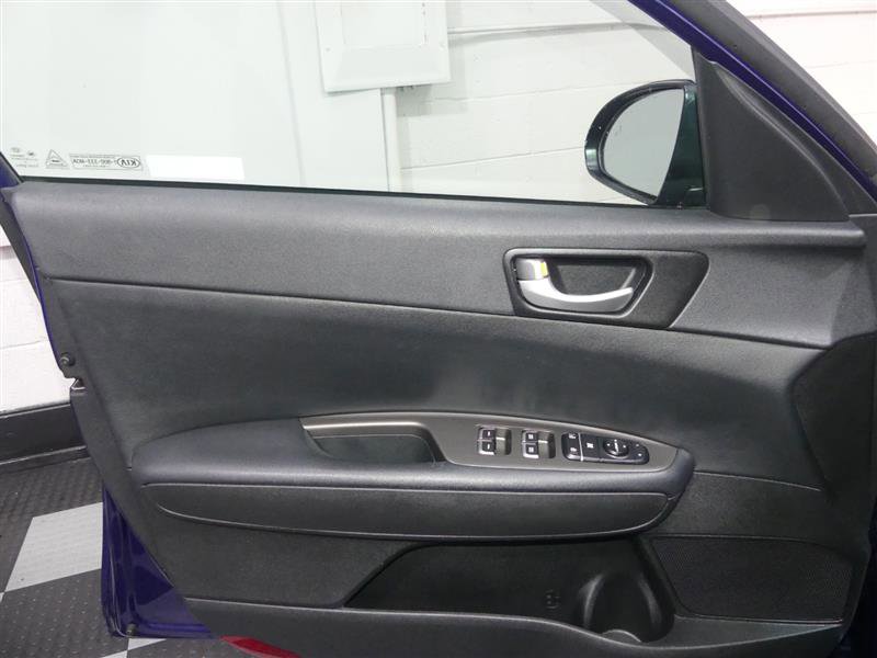 Used 2019 Kia Optima S image 17