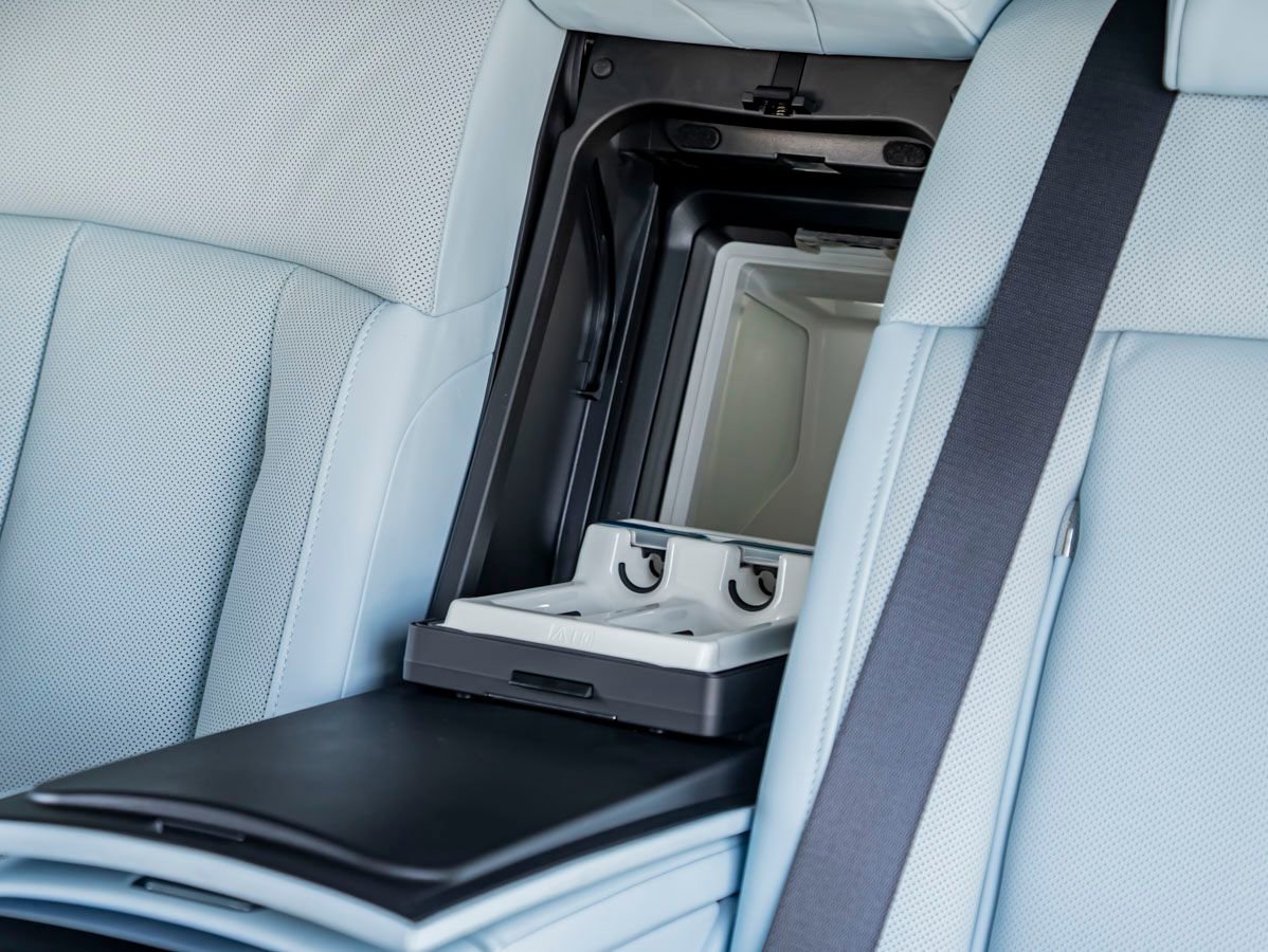 Used 2023 Rolls-Royce Phantom Sedan w/ The Phantom Package RWD image 21