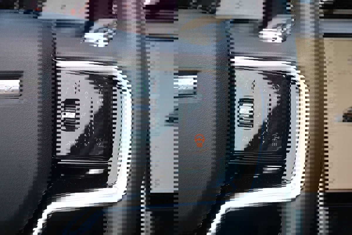 Used 2024 Land Rover Discovery Sport S image 46