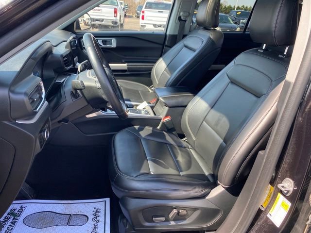Used 2023 Ford Explorer XLT AWD/4WD image 16
