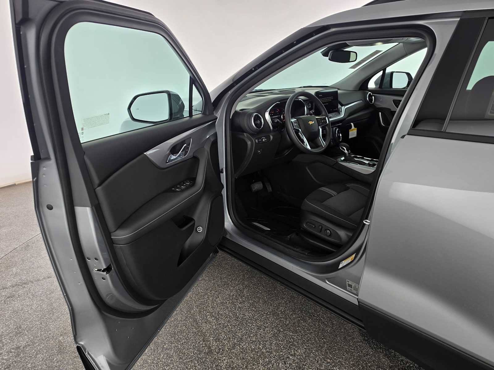 New 2026 Chevrolet Blazer LT w/ Convenience Package AWD/4WD image 19