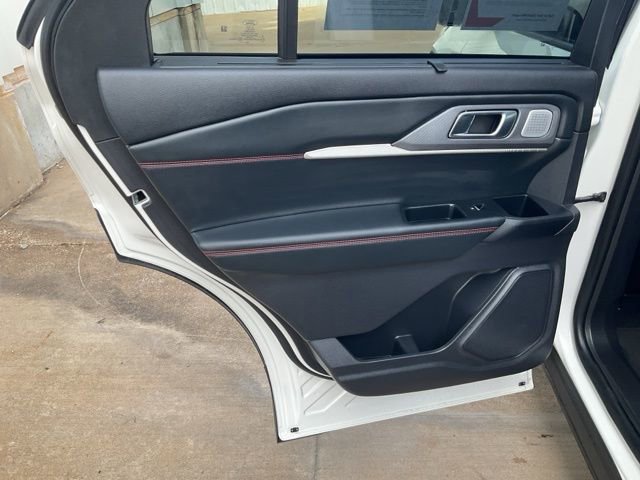 Used 2025 Ford Explorer ST AWD/4WD image 23