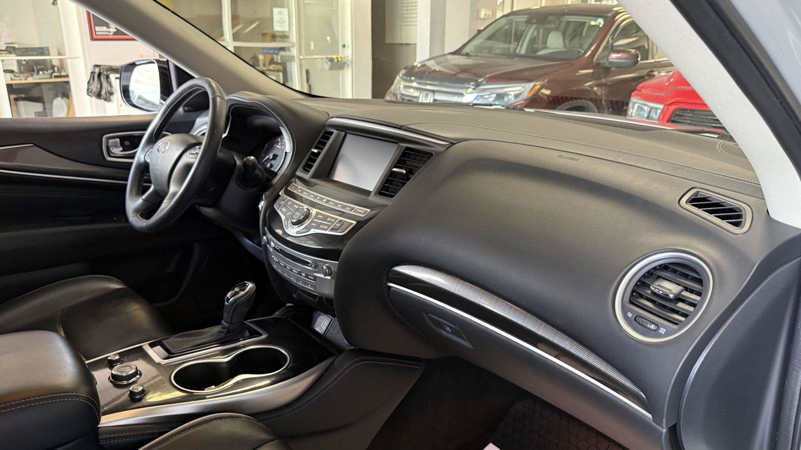 Used 2019 INFINITI QX60 Pure AWD/4WD image 46