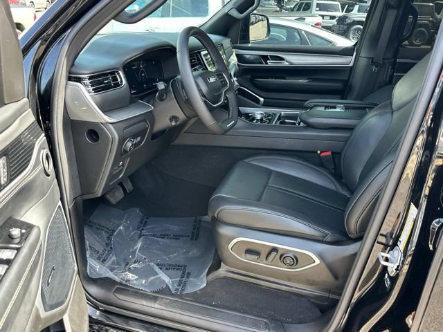 Used 2025 Jeep Wagoneer L Series II w/ Premium Group I AWD/4WD image 27