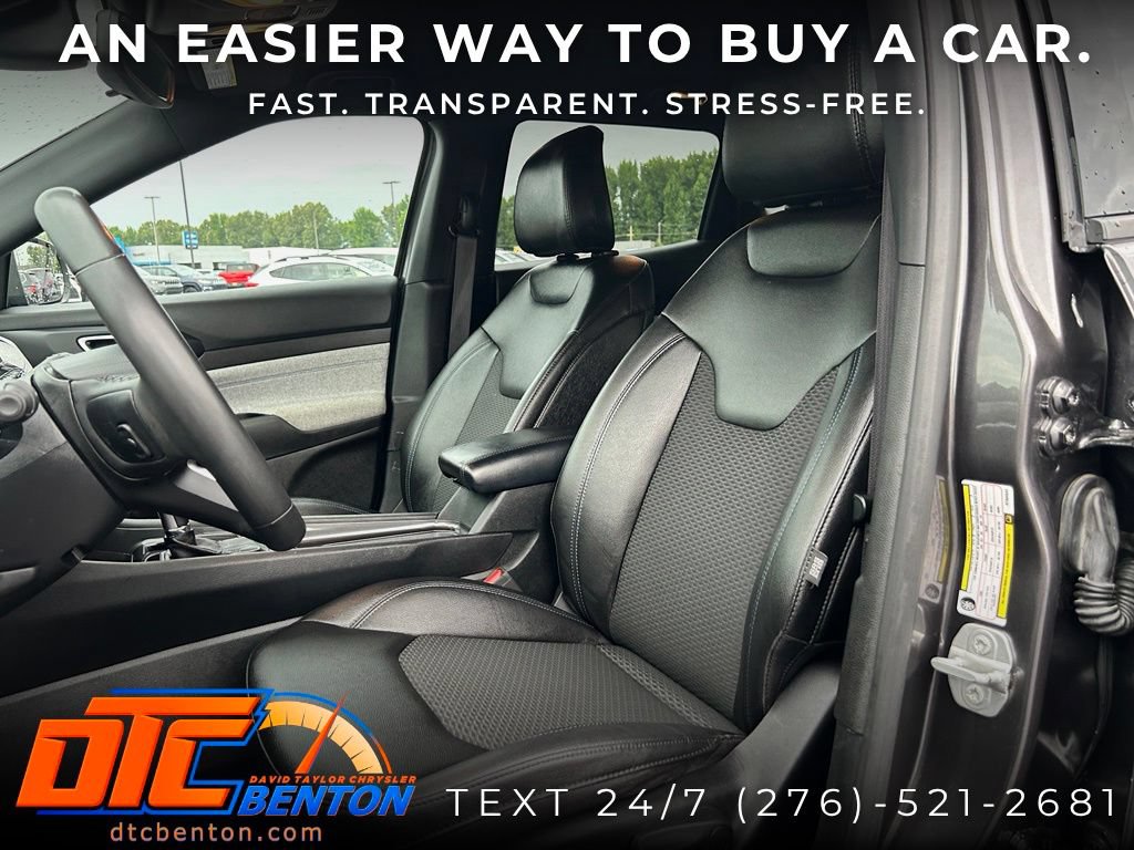 Used 2024 Jeep Compass Latitude AWD/4WD image 9