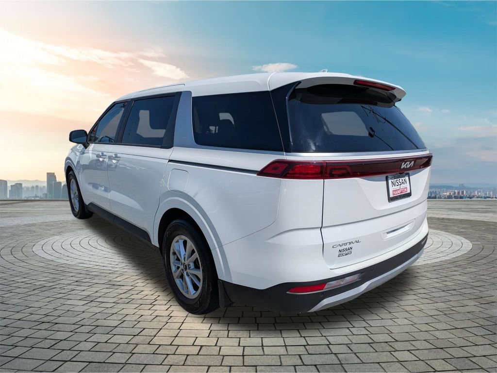 Used 2024 Kia Carnival LX FWD image 7