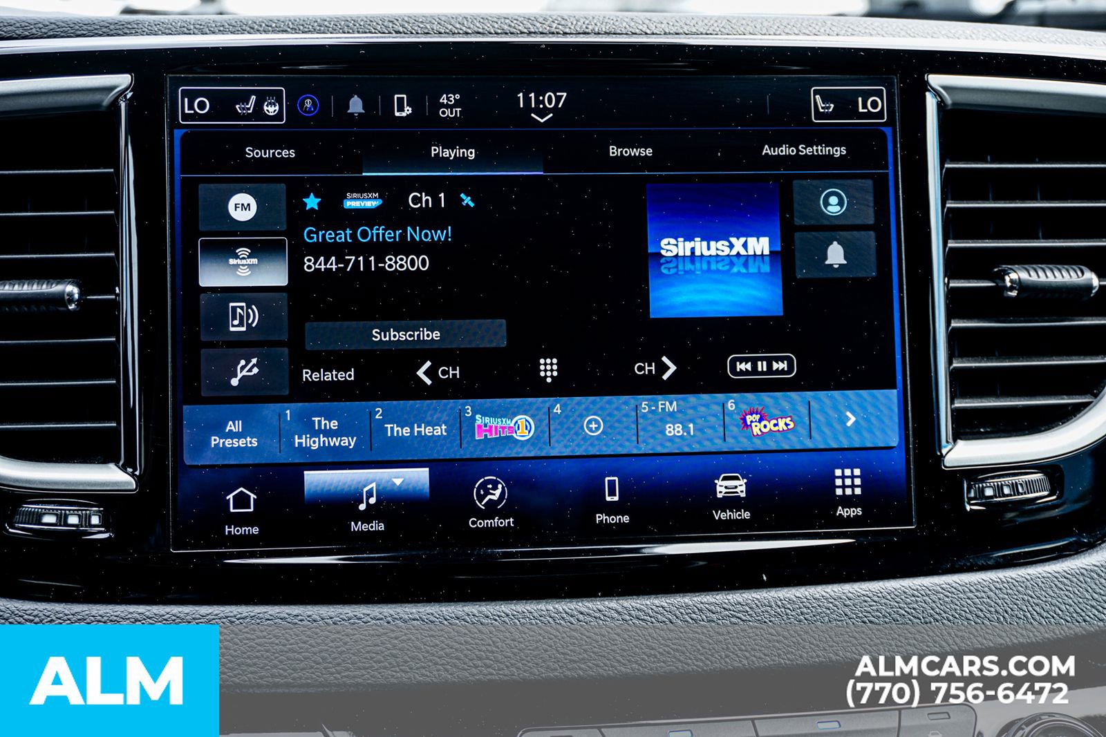 Used 2024 Chrysler Pacifica Touring-L image 42