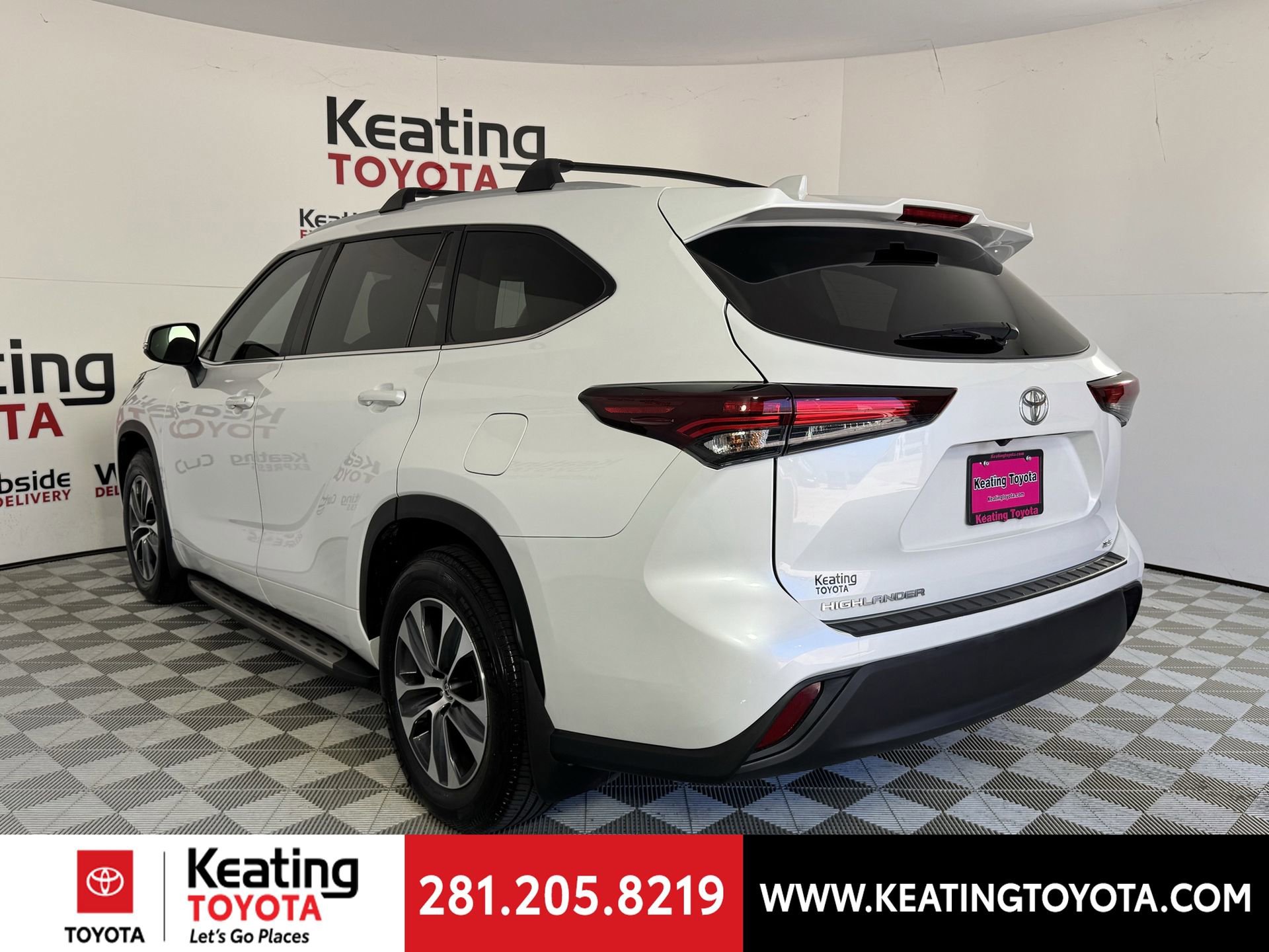 Used 2025 Toyota Highlander XLE image 7