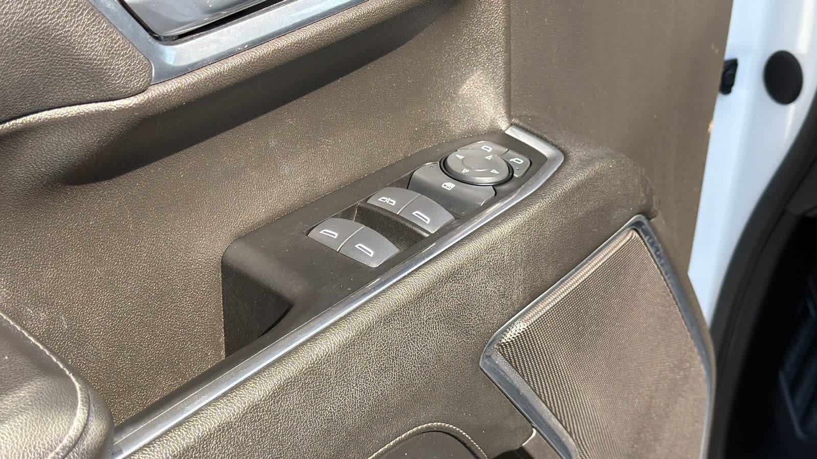 Used 2025 Chevrolet Silverado 1500 LT RWD image 22