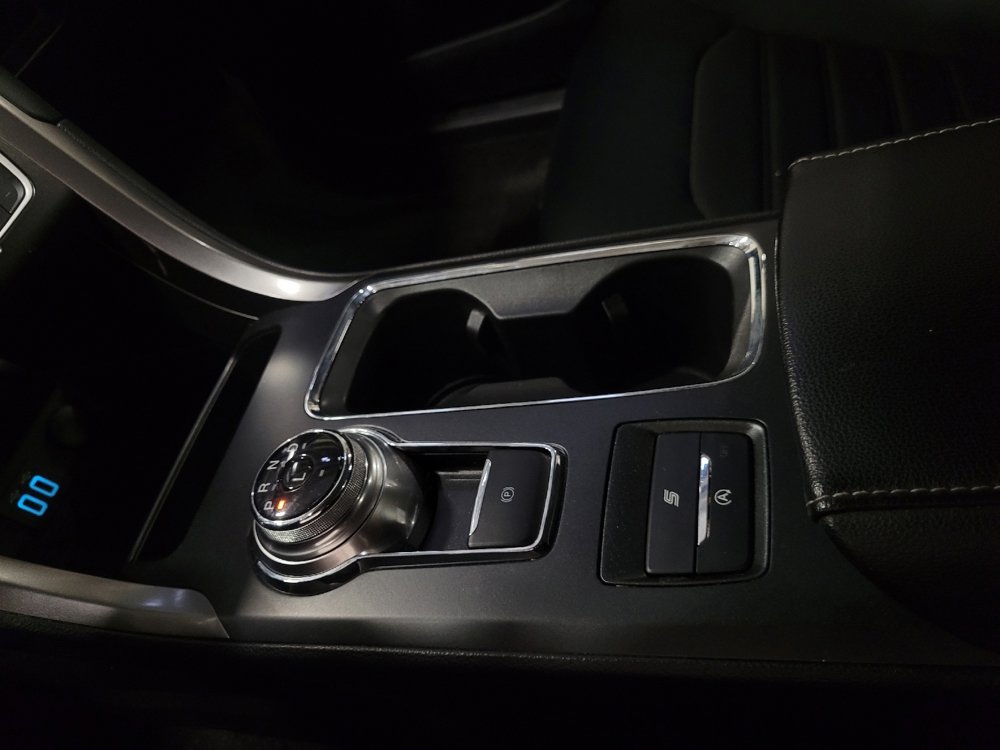 Used 2020 Ford Fusion SE image 26