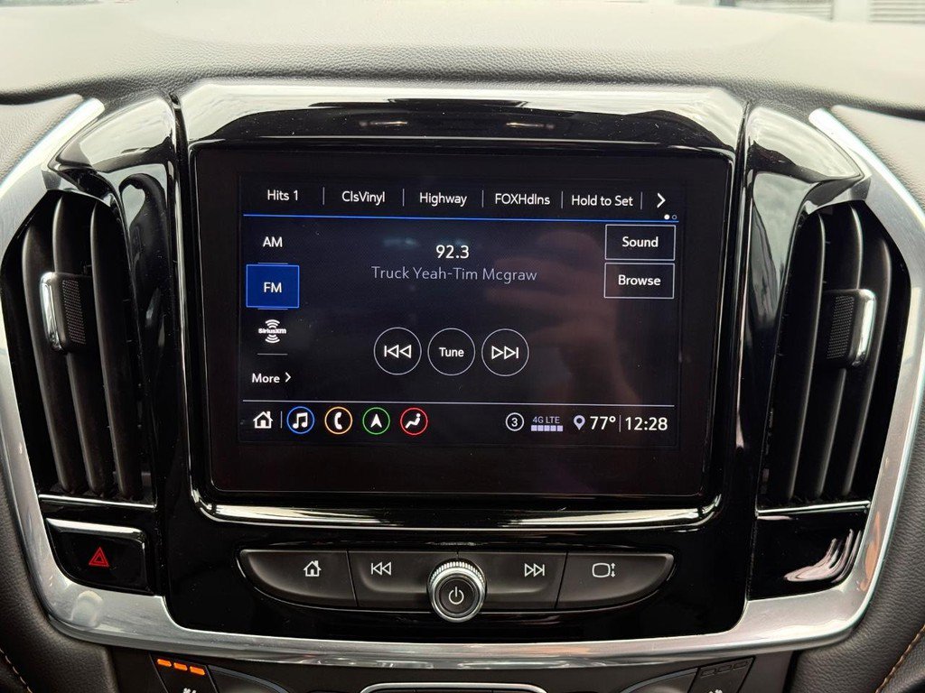 Used 2020 Chevrolet Traverse Premier w/ Redline Edition AWD/4WD image 15
