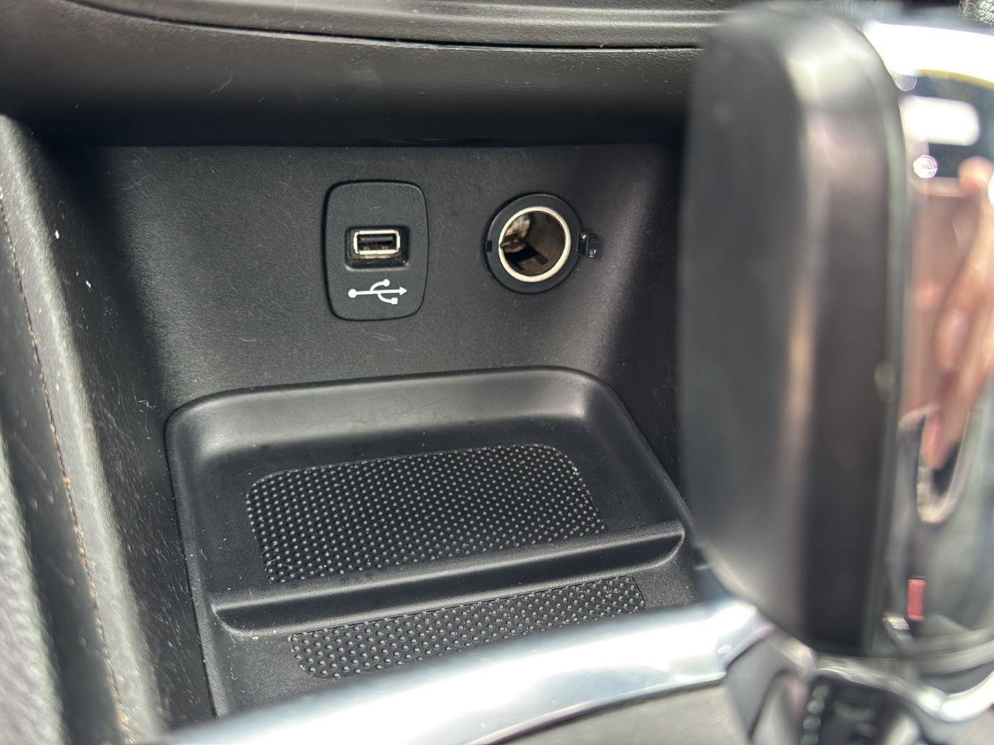 Used 2014 Dodge Avenger SXT w/ Sun/Sound Group image 14