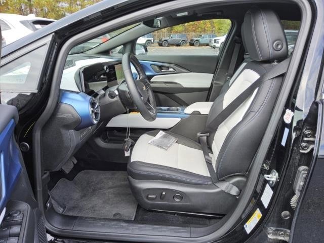 Used 2025 Chevrolet Equinox EV LT image 7