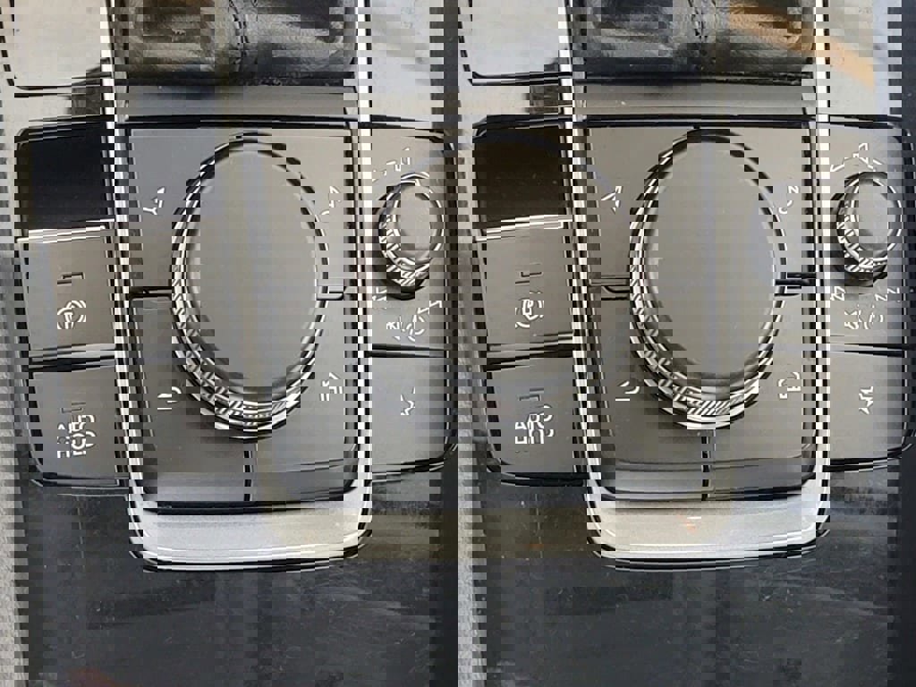 Used 2025 MAZDA MAZDA3 s image 24