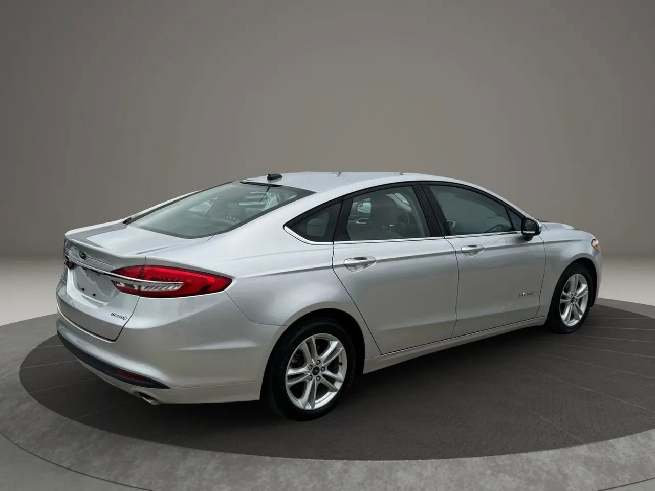 Used 2018 Ford Fusion S image 10