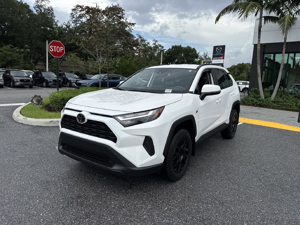 Used 2024 Toyota RAV4 XLE FWD image 9