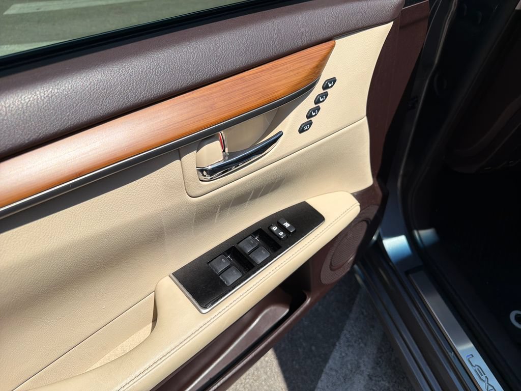 Used 2016 Lexus ES 300h w/ Luxury Package w/Wood Trim FWD image 19