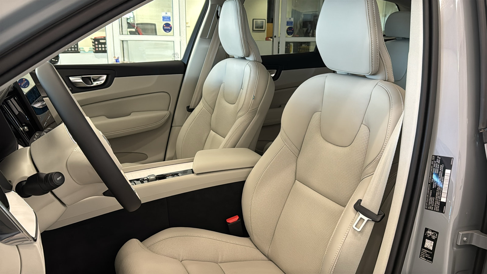 New 2026 Volvo XC60 B5 Ultra w/ Protection Package Premier AWD/4WD image 23