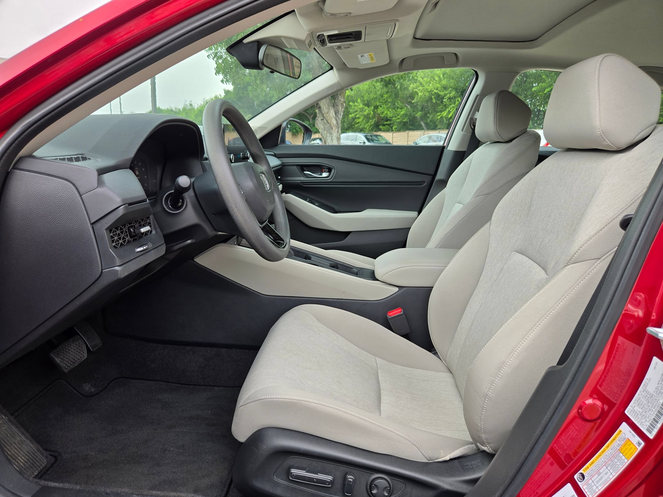 Used 2025 Honda Accord SE image 9