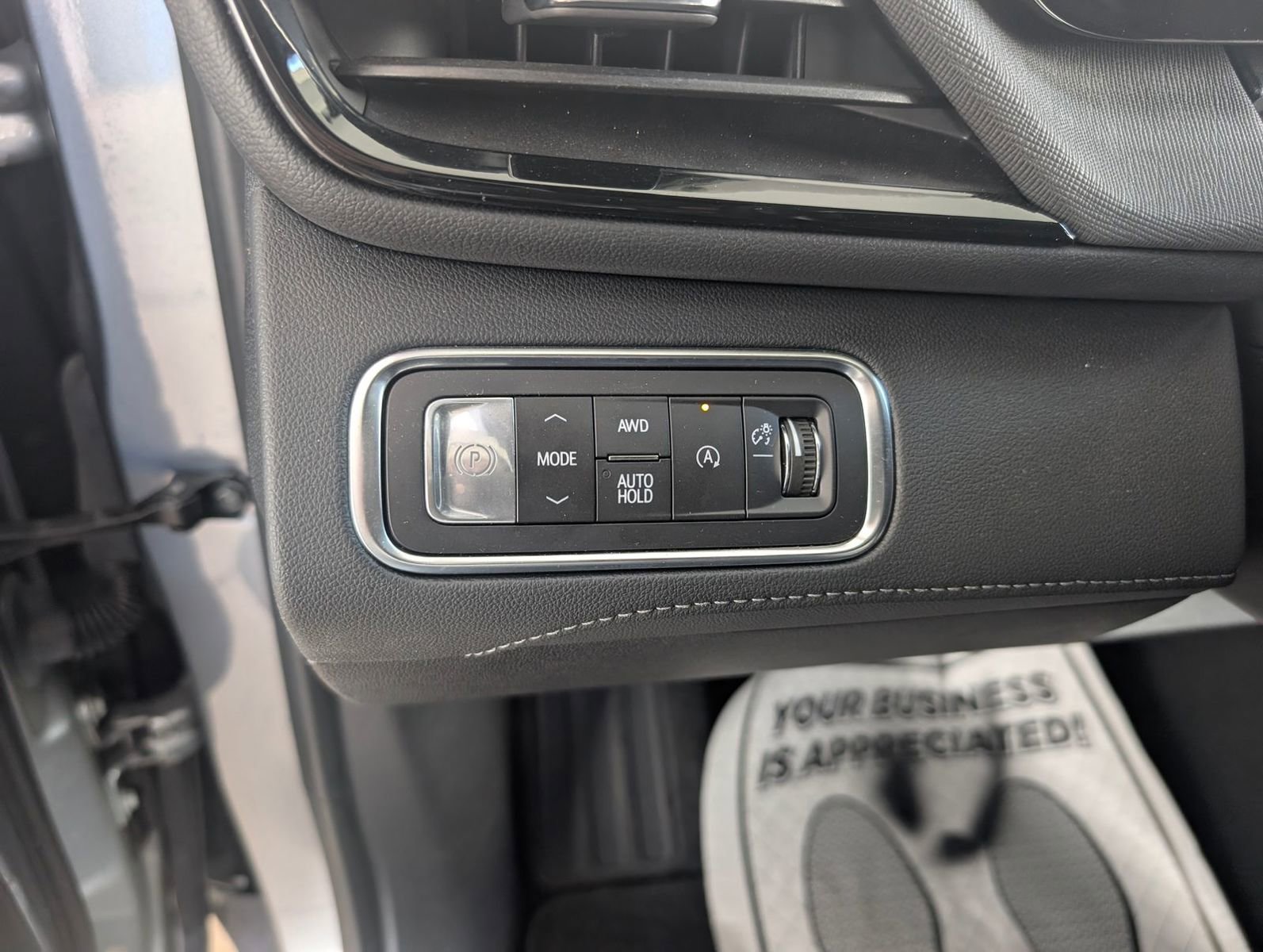 Certified 2025 Buick Enclave Preferred image 13