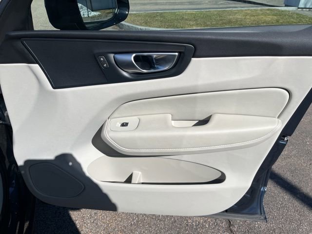 Used 2024 Volvo XC60 B5 Core w/ Protection Package Premier image 8