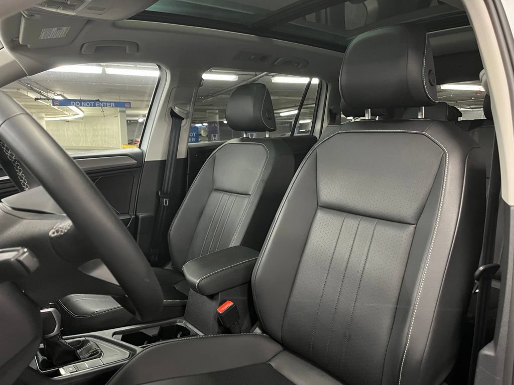 Used 2023 Volkswagen Tiguan SE w/ Panoramic Sunroof Package FWD image 20