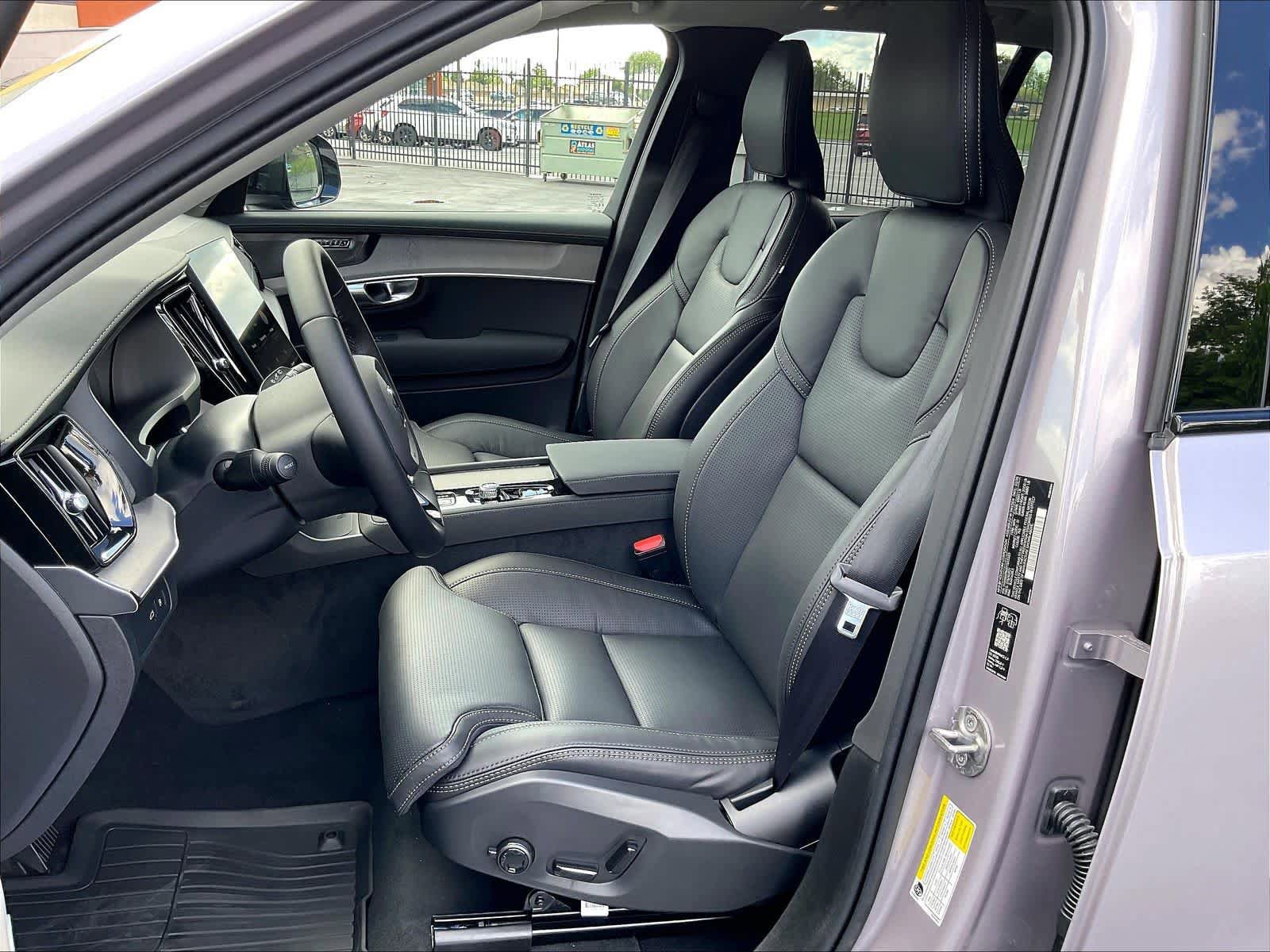 New 2026 Volvo XC90 T8 Ultra w/ Protection Package image 11