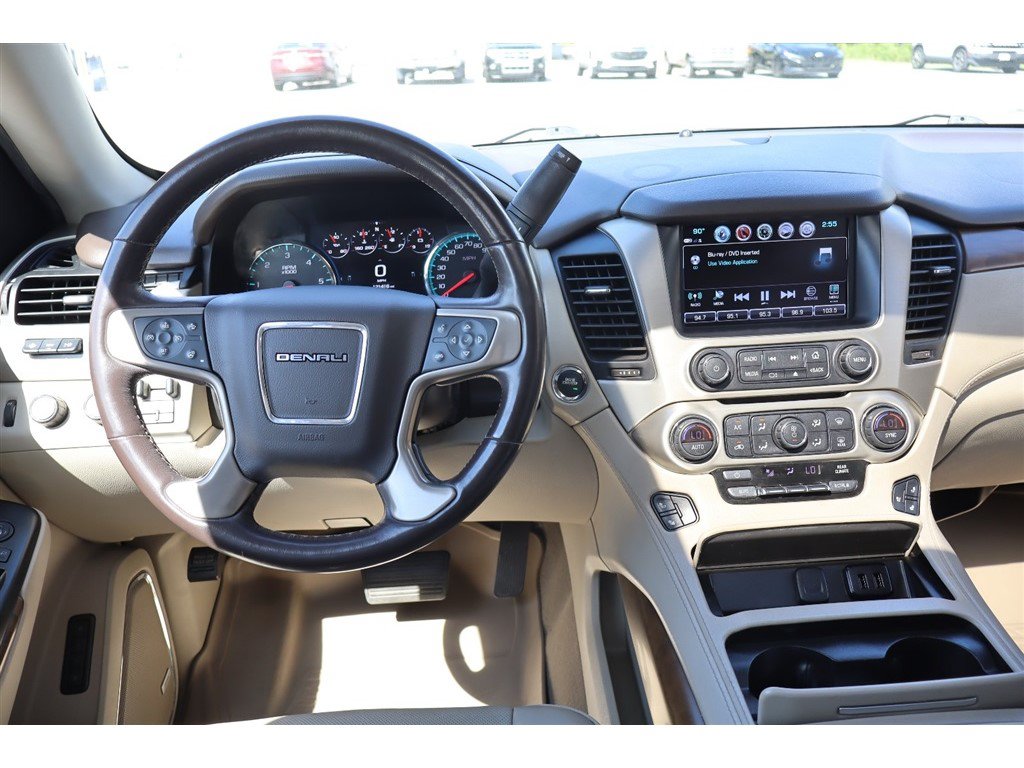 Used 2020 GMC Yukon XL Denali w/ Denali Premium Package AWD/4WD image 20