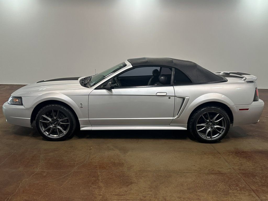 Used 2001 Ford Mustang Cobra image 32