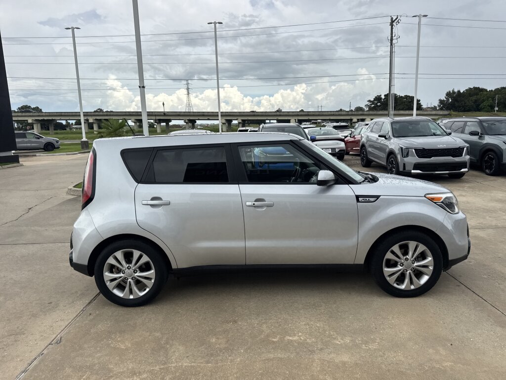 Used 2016 Kia Soul + w/ Primo Package FWD image 14