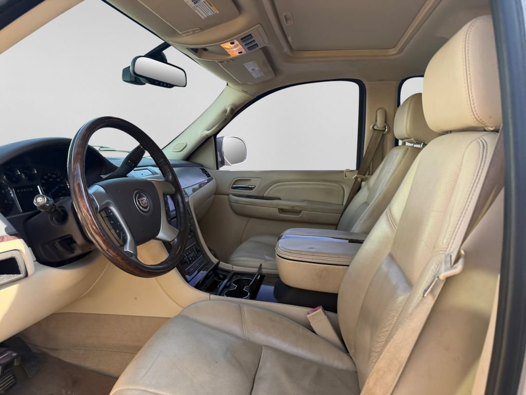 Used 2007 Cadillac Escalade AWD w/ Information Package image 22