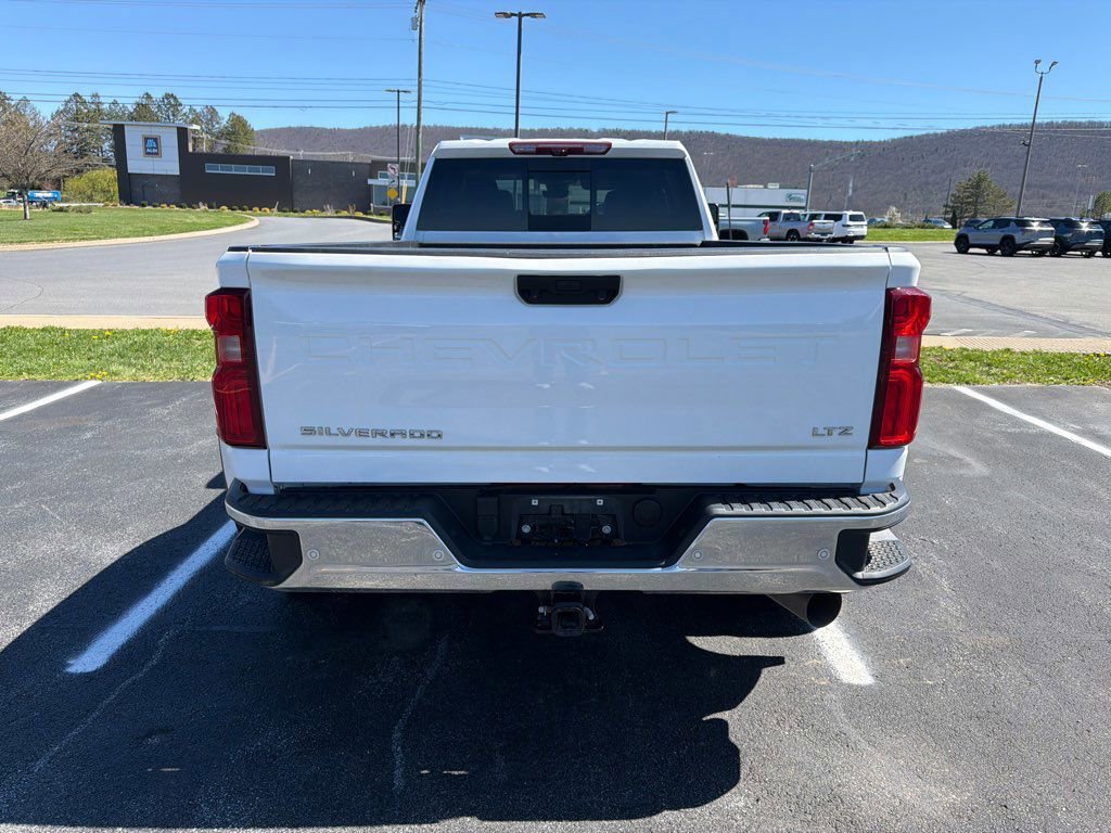 Used 2024 Chevrolet Silverado 3500 LTZ w/ LTZ Convenience Package AWD/4WD image 6