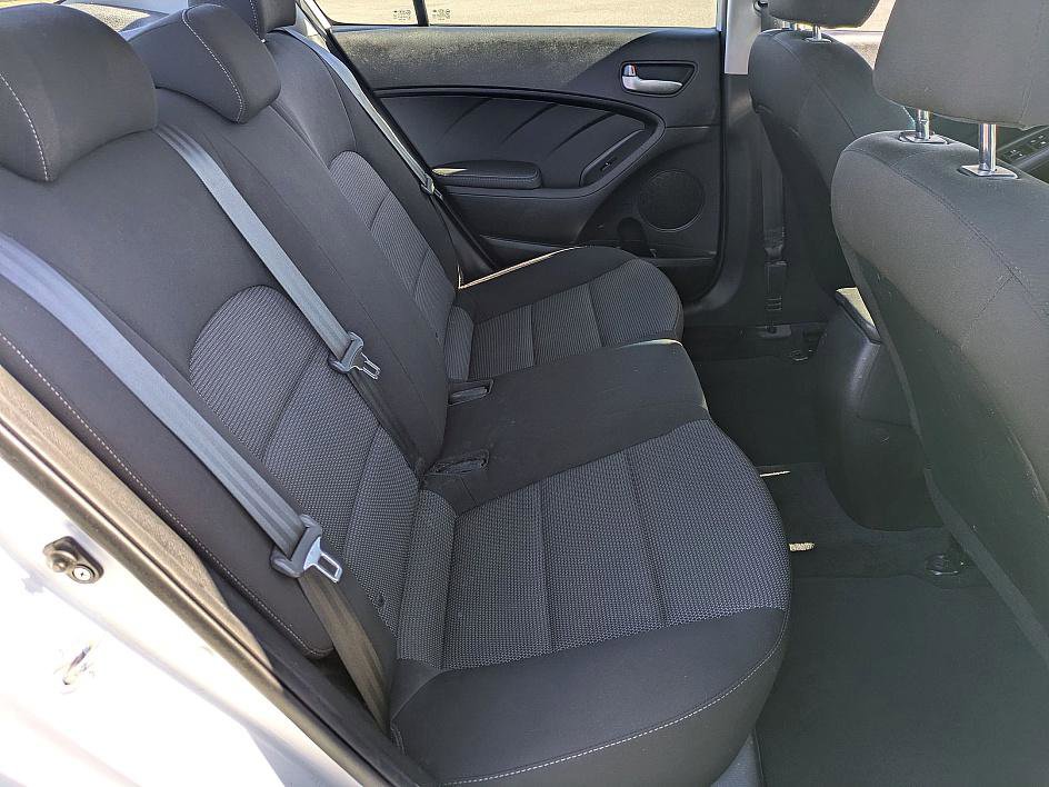 Used 2018 Kia Forte LX image 28