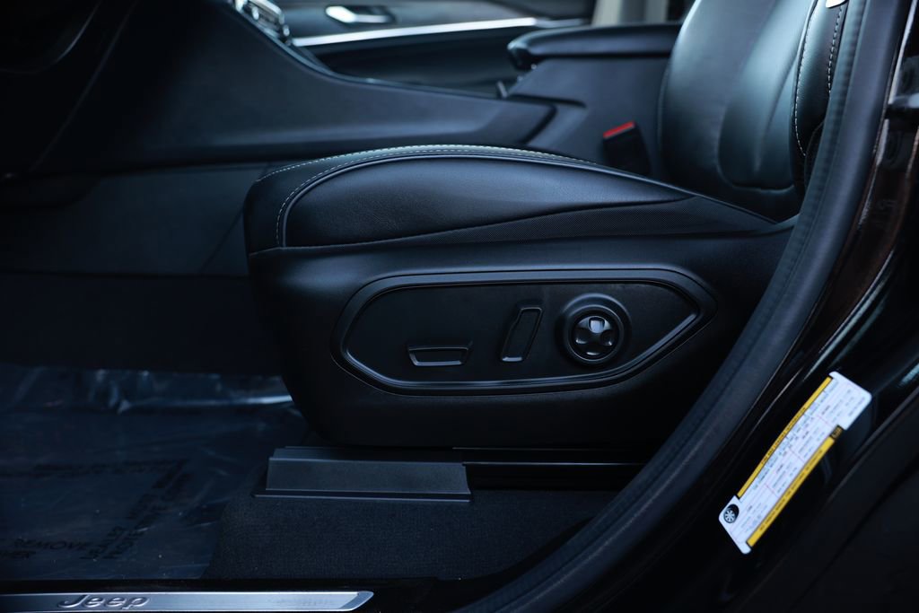 New 2025 Jeep Grand Cherokee L Overland image 14