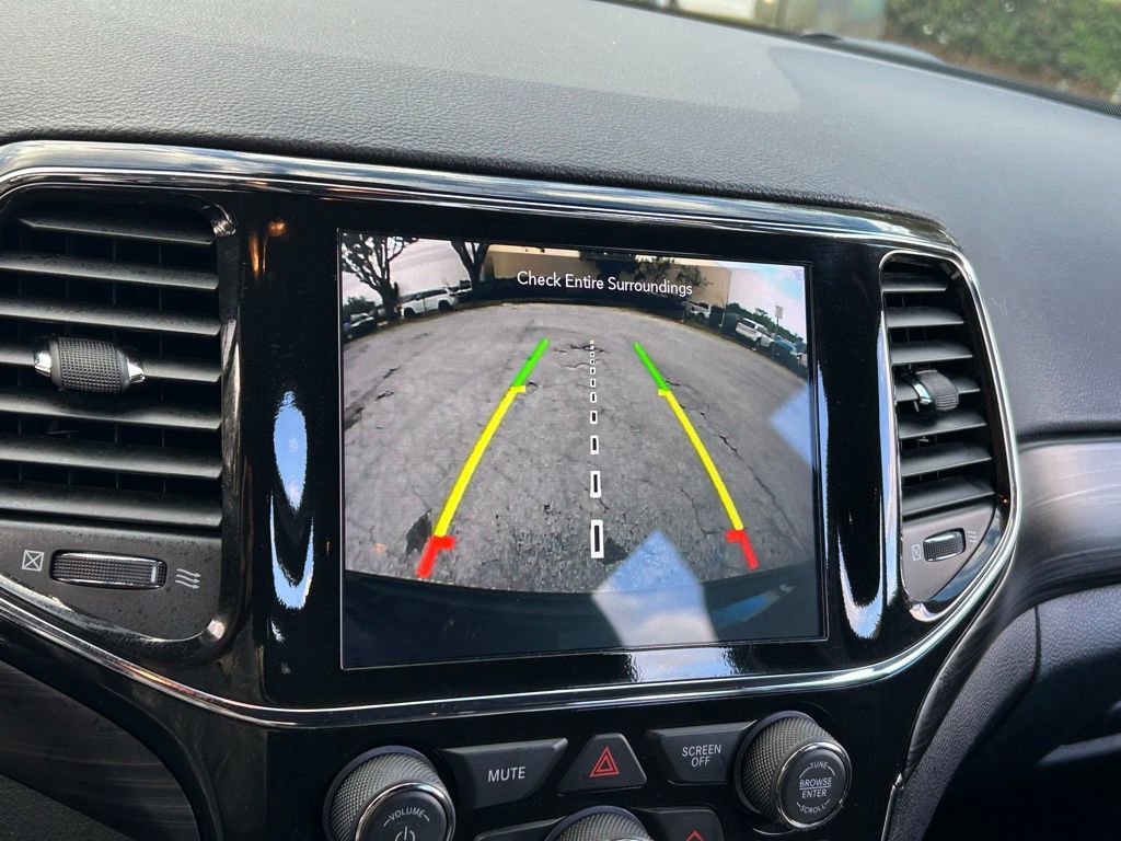 Certified 2022 Jeep Grand Cherokee Laredo E image 22