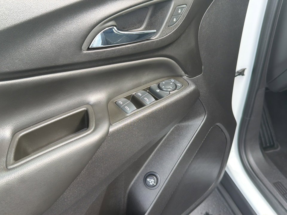 Used 2024 Chevrolet Equinox LT image 17