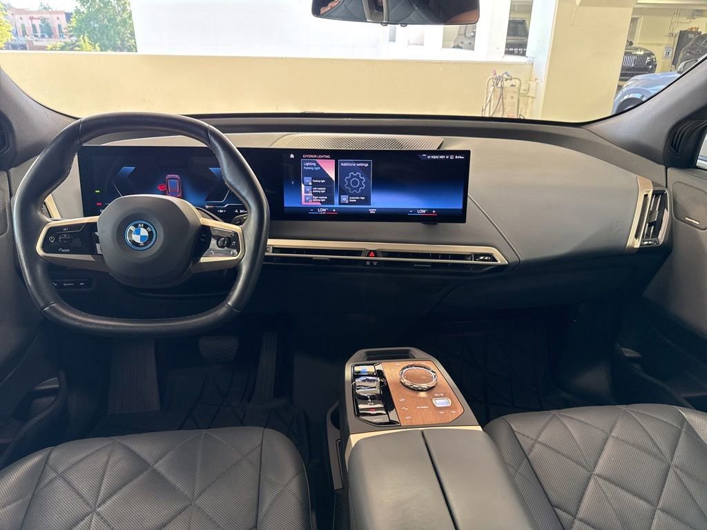 Certified 2023 BMW iX xDrive50 w/ Premium Package AWD/4WD image 12