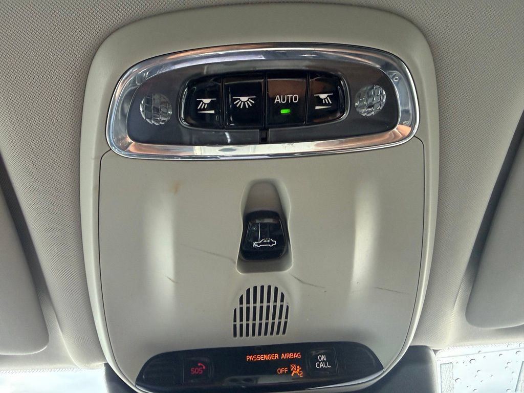 Used 2019 Volvo XC60 T6 Momentum w/ Multimedia Package AWD/4WD image 23
