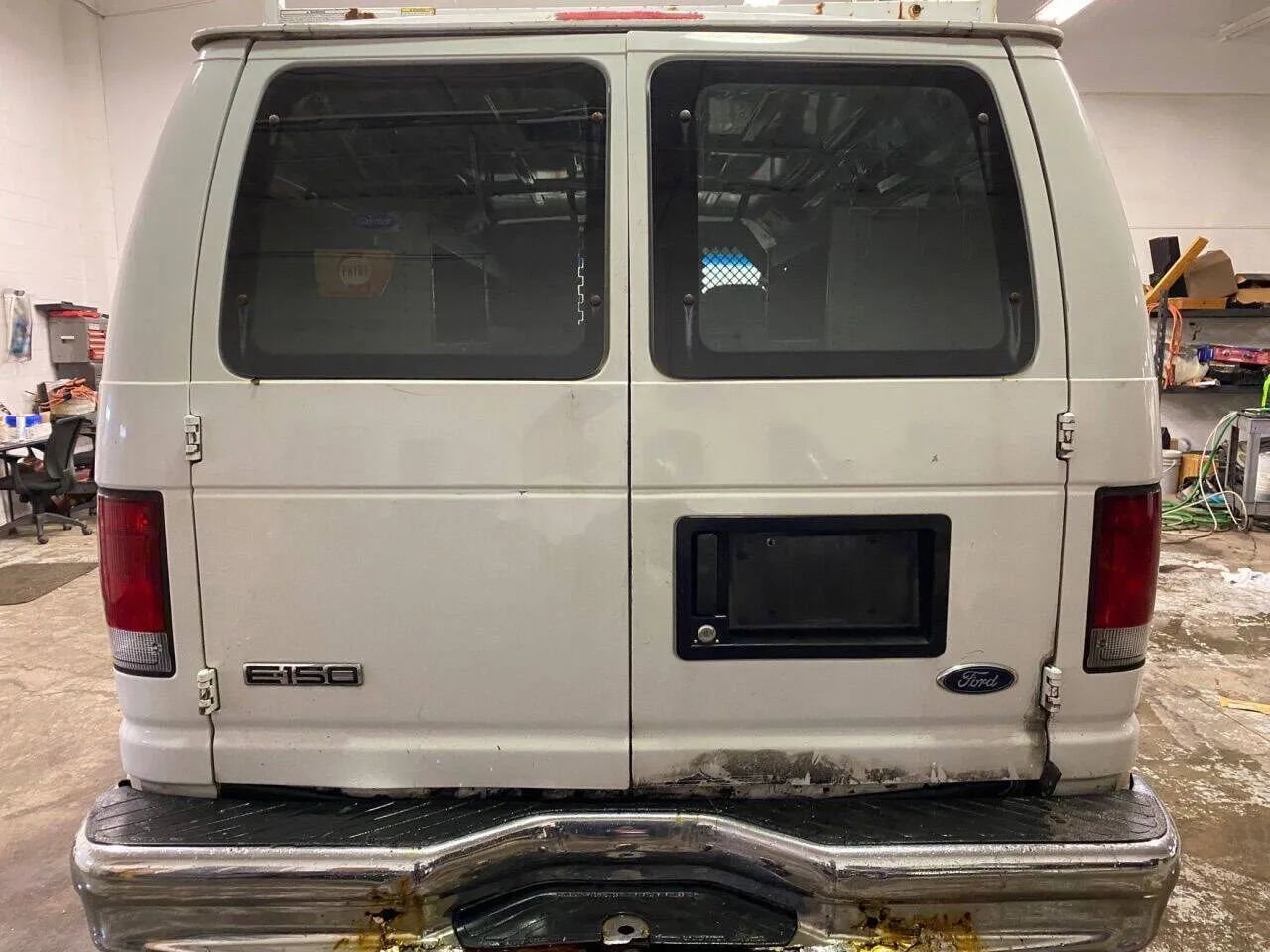 Used 2008 Ford E-150 and Econoline 150 Van 3D image 4