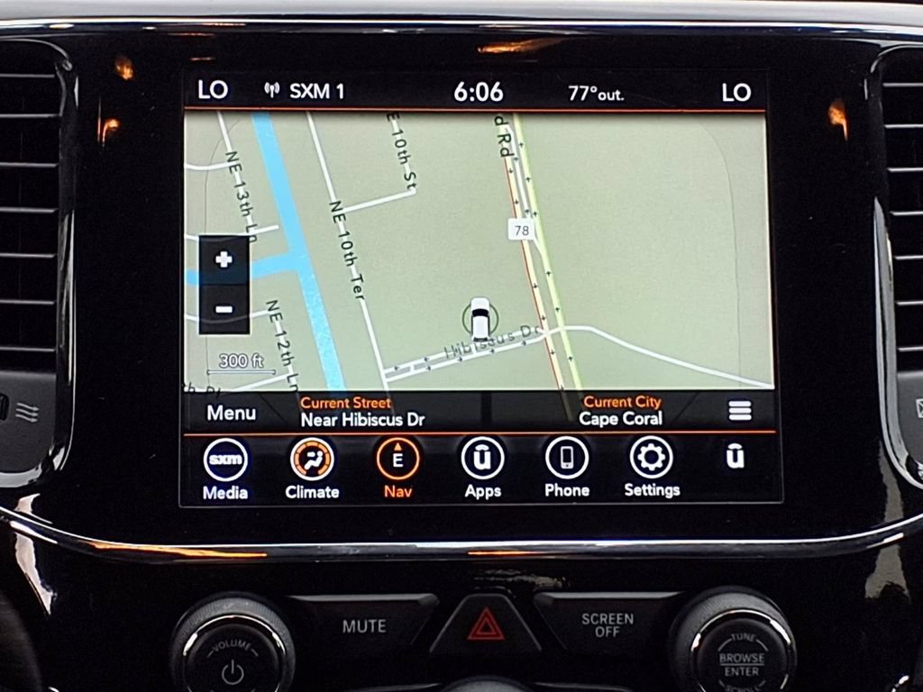 Used 2022 Jeep Grand Cherokee Laredo E RWD image 21