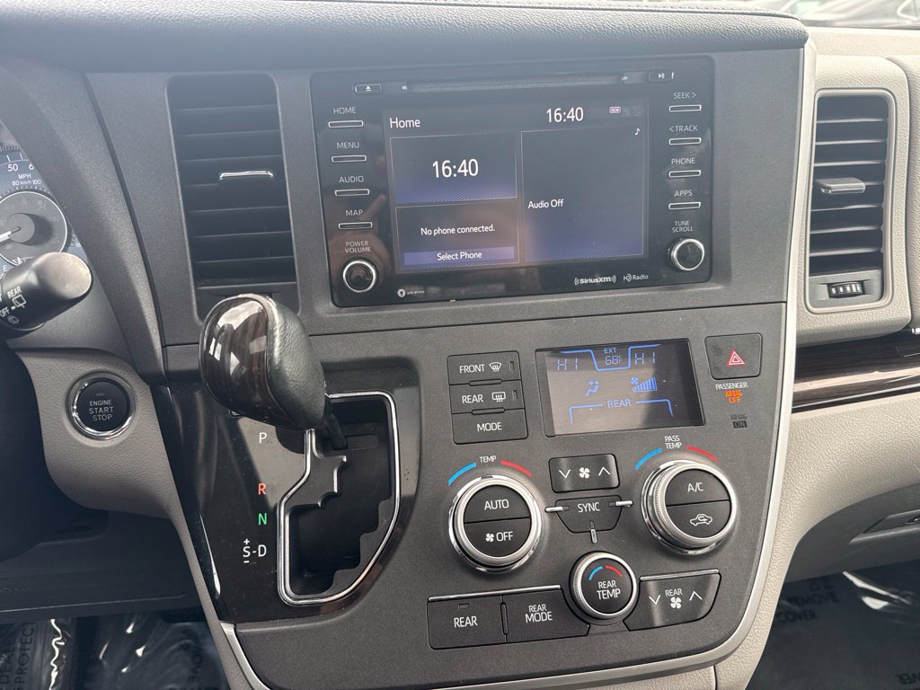 Used 2020 Toyota Sienna XLE FWD image 15